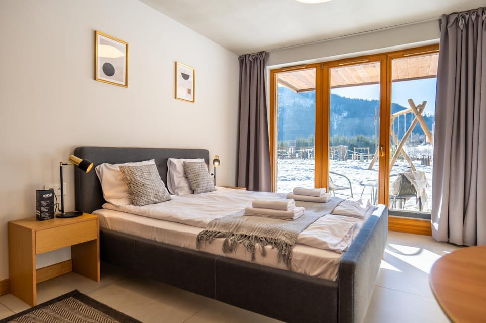 Bed, Bedroom, Mountain view