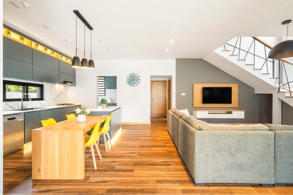 TV and multimedia, Kitchen or kitchenette, Living room, Dining area