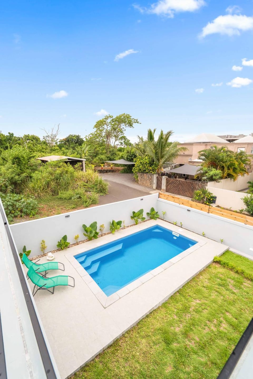 Garden, Pool view, Swimming pool, sunbed