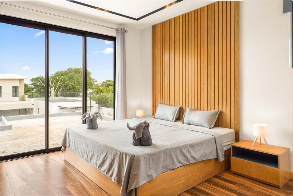 Bed, Balcony/Terrace, Photo of the whole room, Bedroom