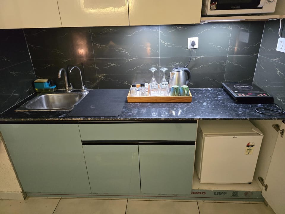 The Mulberry Silk - Sky Lounge Apartment in Noida