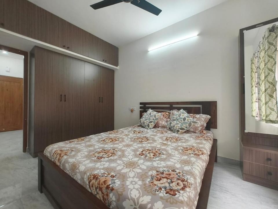 M's Cozy Unwind - Camellia Apartment in Bengaluru
