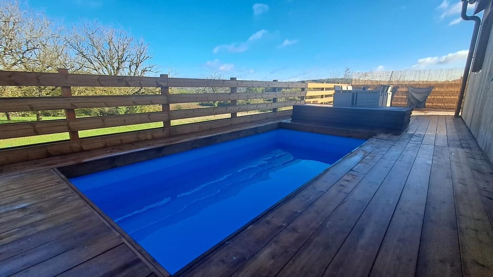 Chalet au calme avec Piscine hivernale chauffée Chalet in Nouvelle-Aquitaine