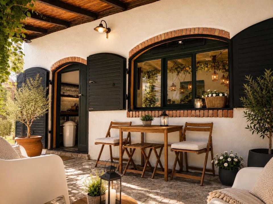 Belgrade - Private Pool Villa & Estate - Exclusive Use - Full Privacy - Garden & BBQ - One Group Only Villa in Belgrade