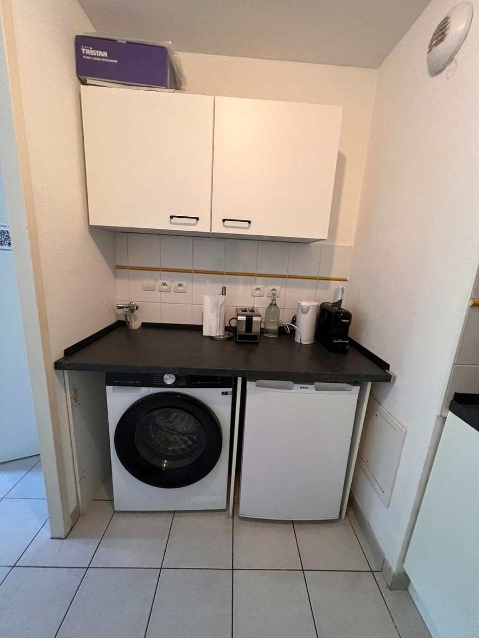Kitchen or kitchenette, kitchen