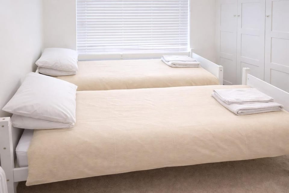 Beautiful Flat 2-Mins away from Rochester Station Apartment in Rochester