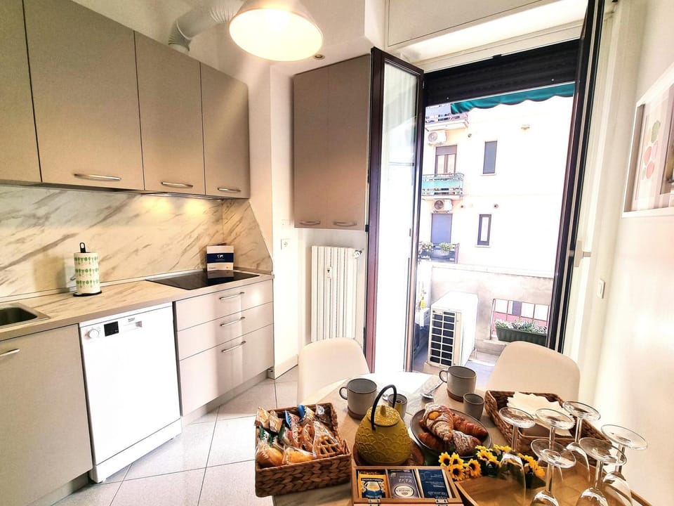 Balcony/Terrace, Kitchen or kitchenette, Dining area