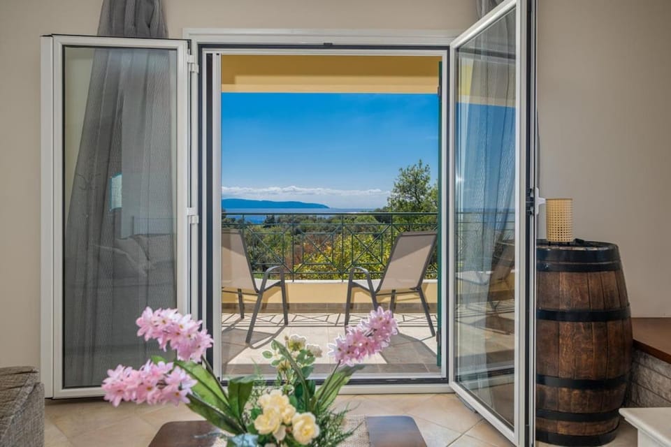 Spring, Day, Natural landscape, View (from property/room), Balcony/Terrace, Sea view