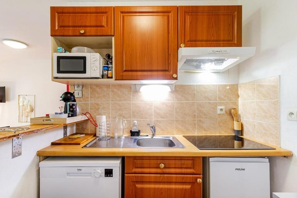 Appartement calme Lourdes 5 min Pyrénées Parking inclus Apartment in Lourdes