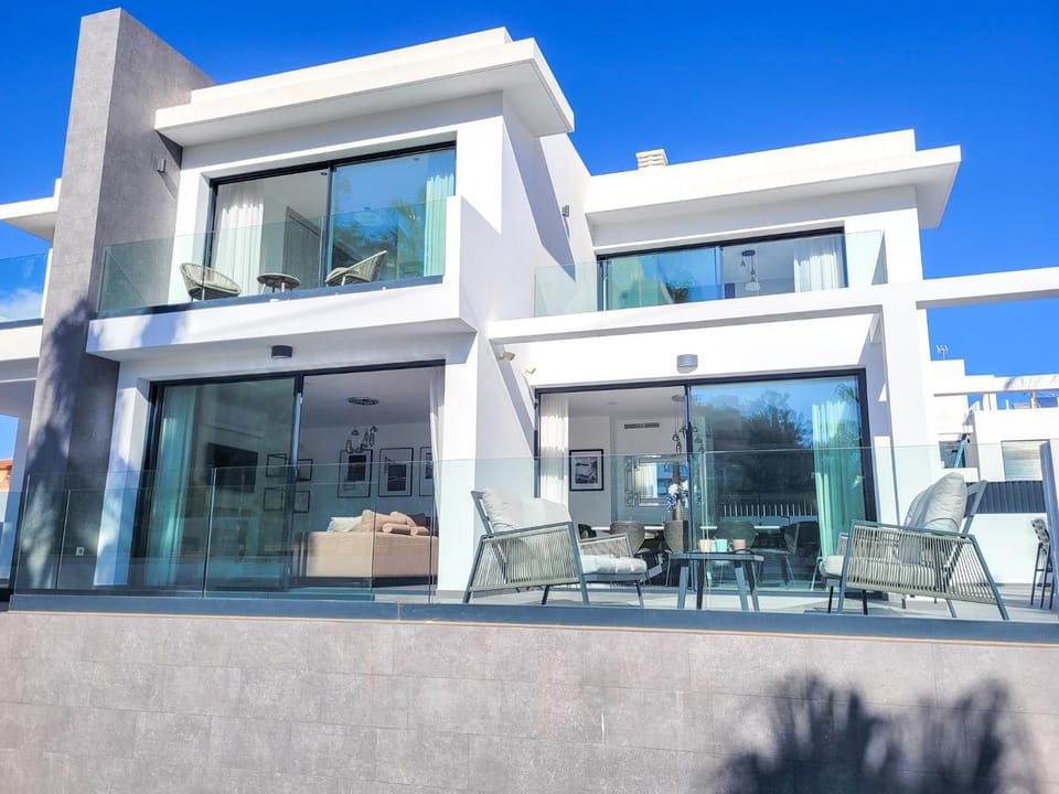 Property building, Balcony/Terrace