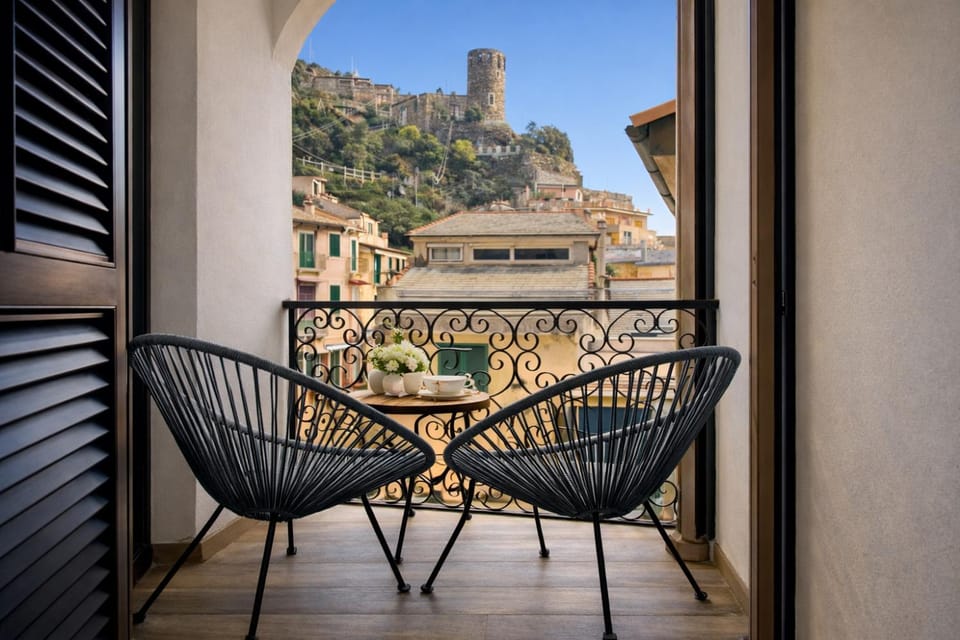View (from property/room), Balcony/Terrace, Landmark view