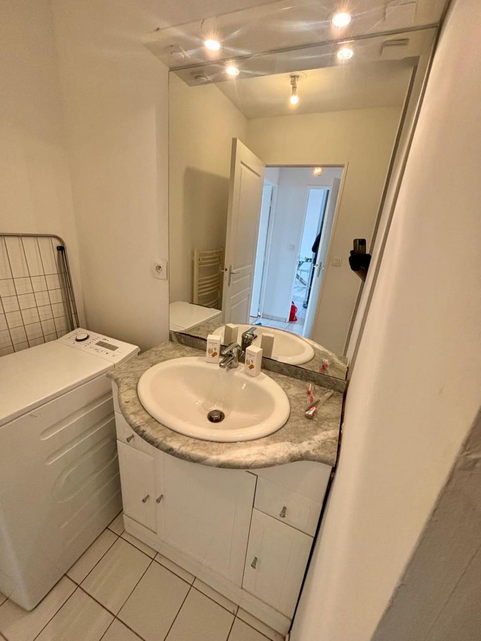 Confort, résidence sécurisée, garage ! Apartment in Auvergne-Rhône-Alpes