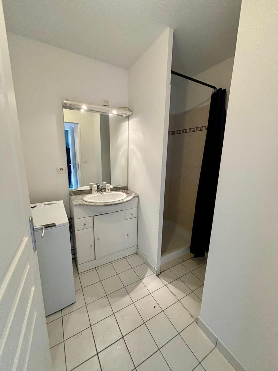 Confort, résidence sécurisée, garage ! Apartment in Auvergne-Rhône-Alpes