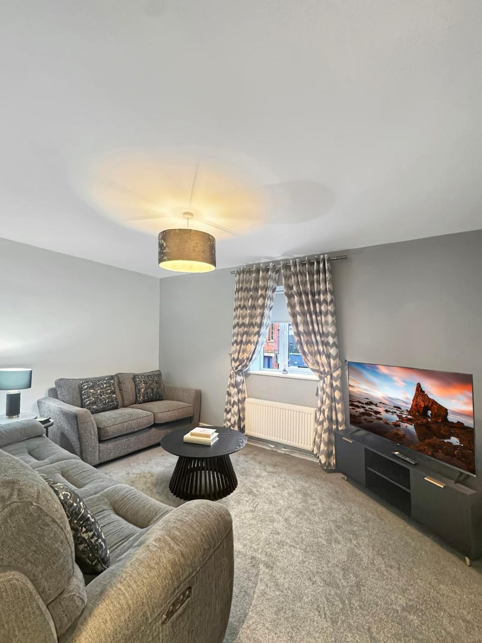 Living room, Photo of the whole room, Seating area