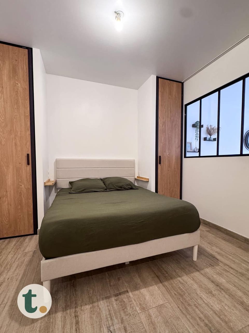 Bed, Photo of the whole room, Bedroom