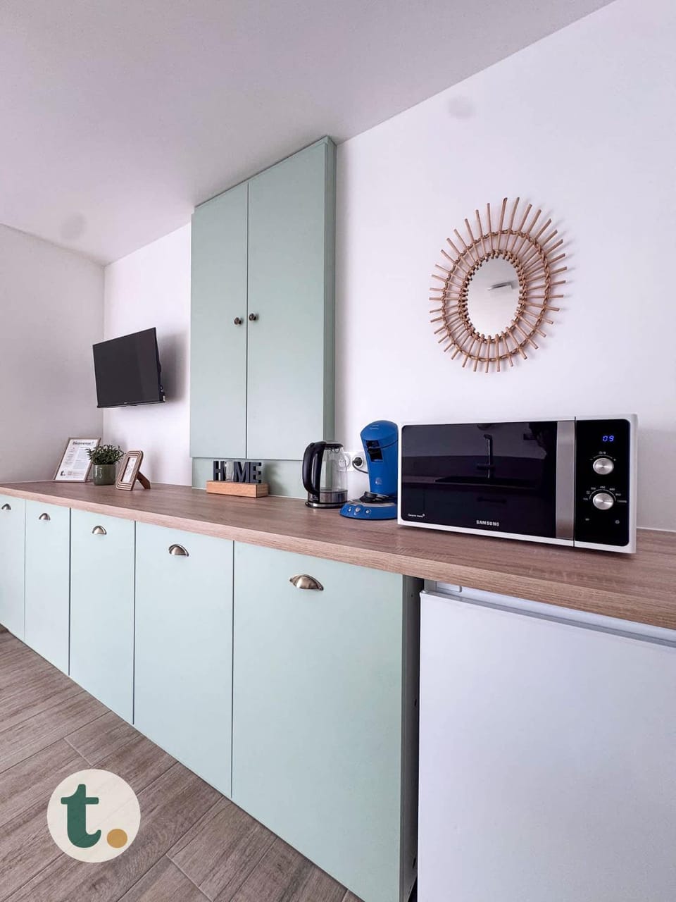 TV and multimedia, Kitchen or kitchenette, stove