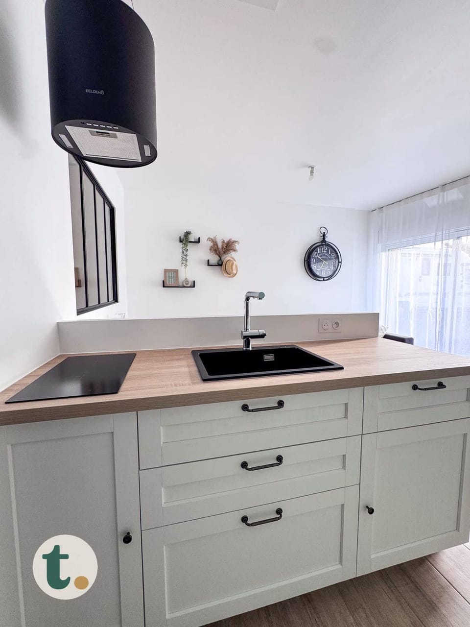 Kitchen or kitchenette, stove