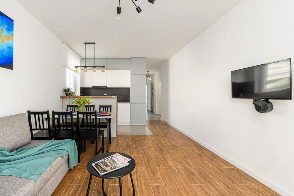 TV and multimedia, Kitchen or kitchenette, Living room, Dining area