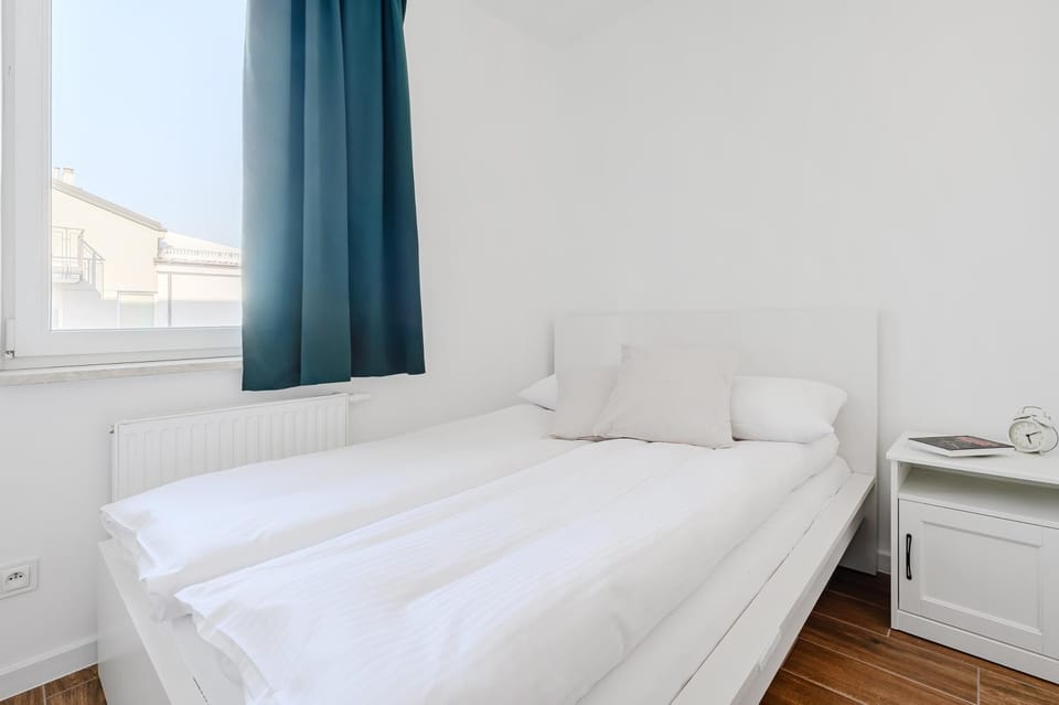 Bed, Day, Bedroom