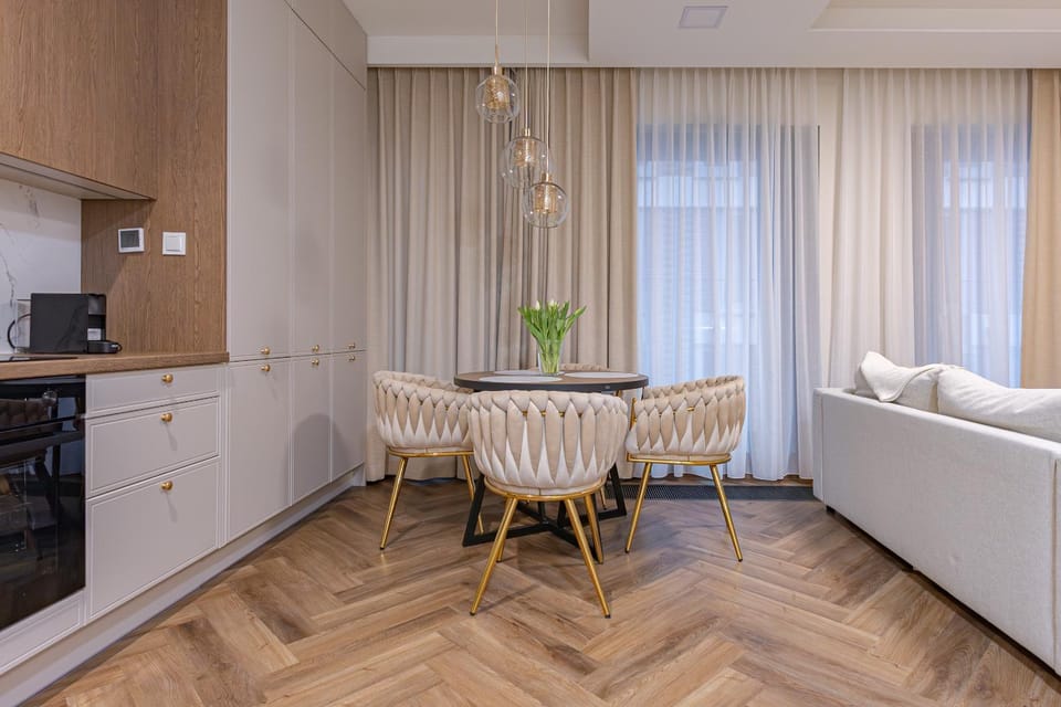 Kitchen or kitchenette, Living room, Dining area, Location, kitchen, kitchen