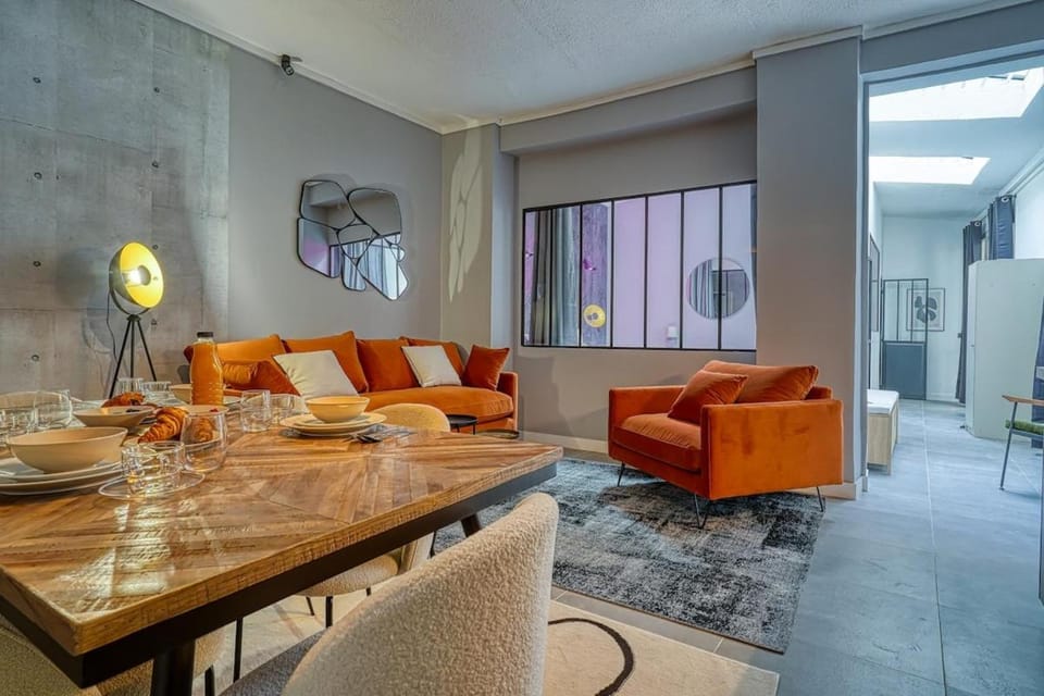 Stylish 2-Bedroom Loft in the Heart of Paris with Air Conditioning Apartment in Paris