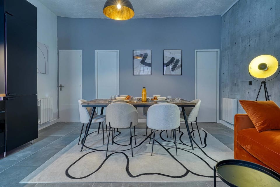 Stylish 2-Bedroom Loft in the Heart of Paris with Air Conditioning Apartment in Paris