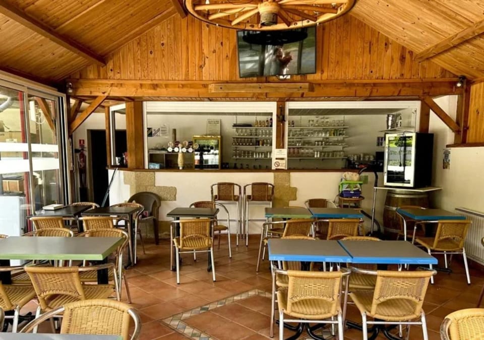 Camping la Vallée des Vignes - Aquatique Vacances Campground/ 
RV Resort in Pays de la Loire