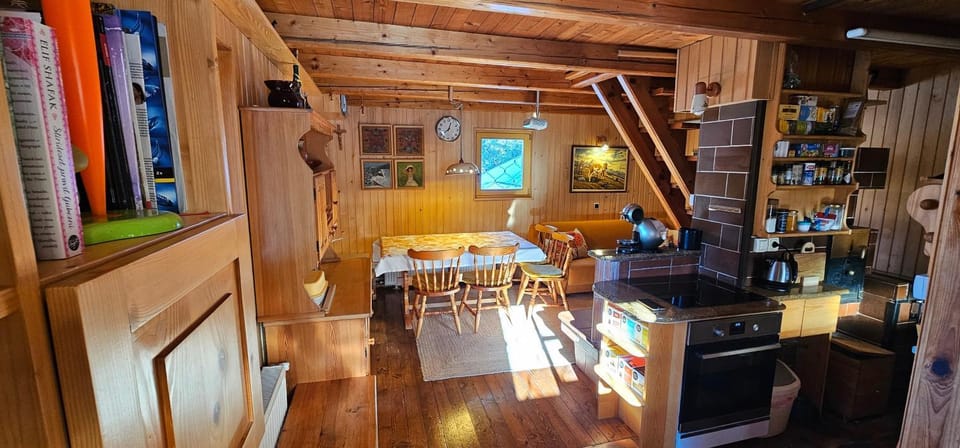 Living room, Photo of the whole room, Dining area