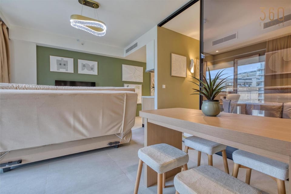 Bed, Kitchen or kitchenette, Living room, Photo of the whole room, Seating area, Dining area, Bedroom, air conditioner