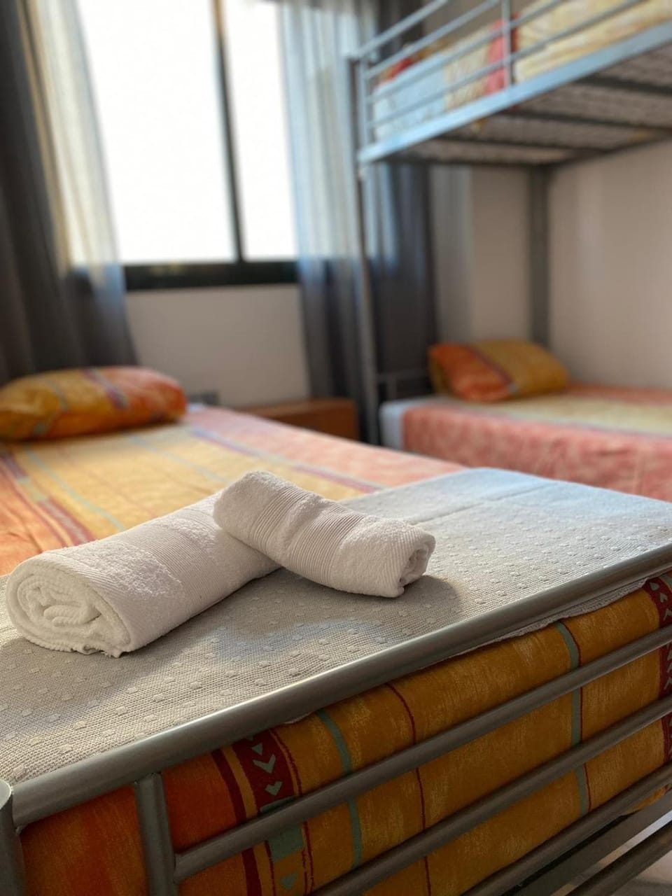 Bed, Bedroom, bunk bed, towels