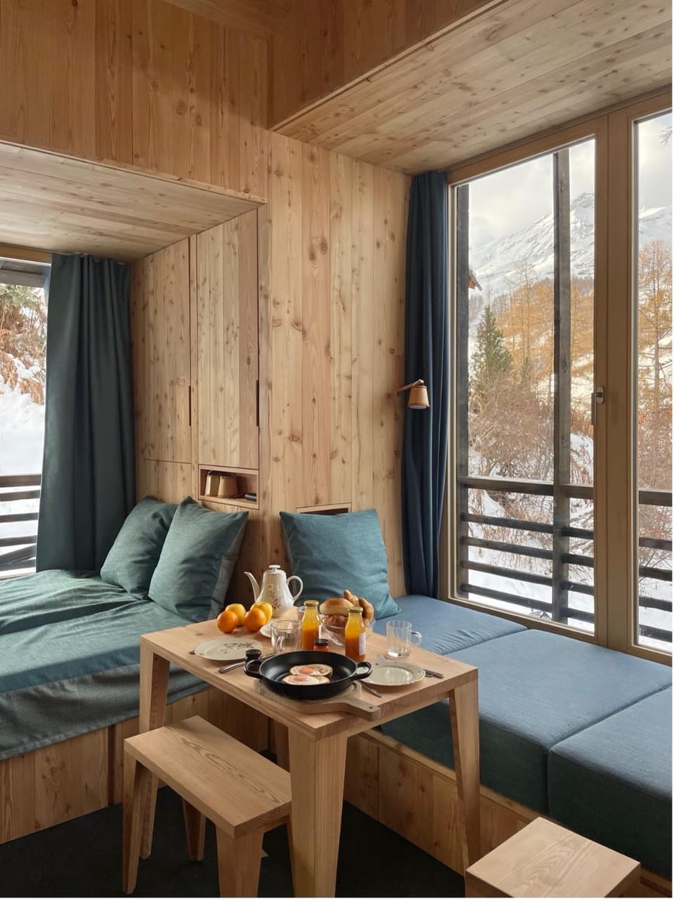 Bed, View (from property/room), Living room, Dining area, Bedroom, Breakfast