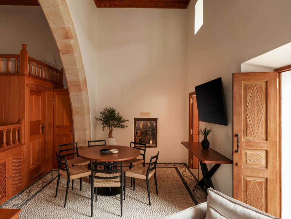TV and multimedia, Dining area