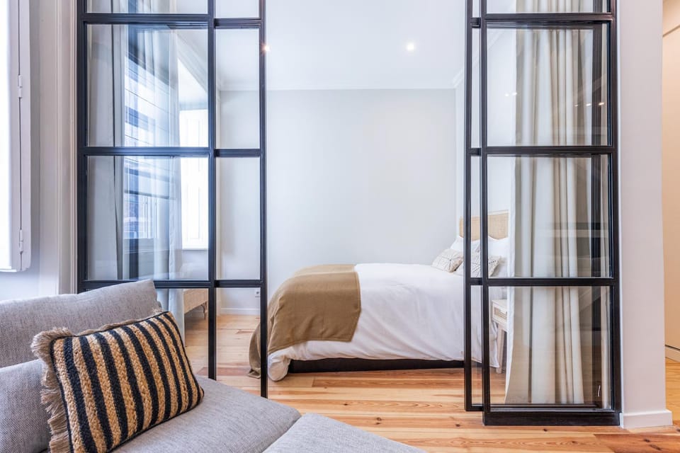 Bed, Photo of the whole room, Seating area, Bedroom