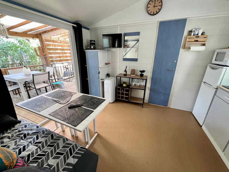 Camping Pedro mobilhome 4, 6 personnes Campground/ 
RV Resort in Agde