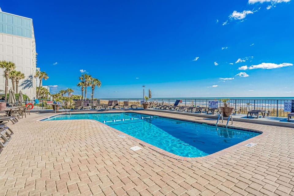Relaxing Retreat - Compass Cove - Oceanfront House in Myrtle Beach