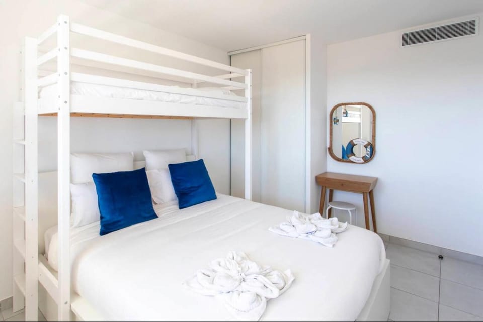 A14 Staywizus - 2P Vue Mer - 5 min de la Plage - Parking Apartment in Villeneuve-Loubet