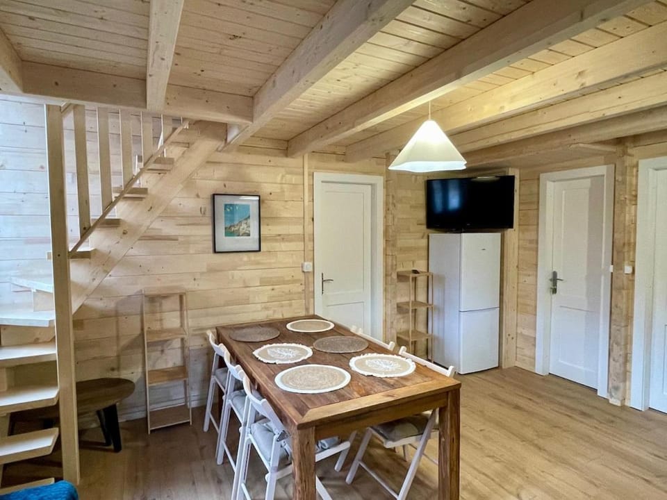 Chalet neuf proche des stations de ski Chalet in Provence-Alpes-Côte d'Azur