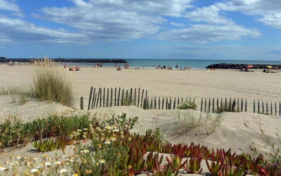 Le Matago A28, Studio vue port, clim, parking, piscine Apartment in Agde