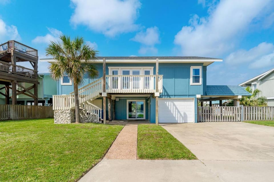 Blue Breeze Bayhouse House in Rockport