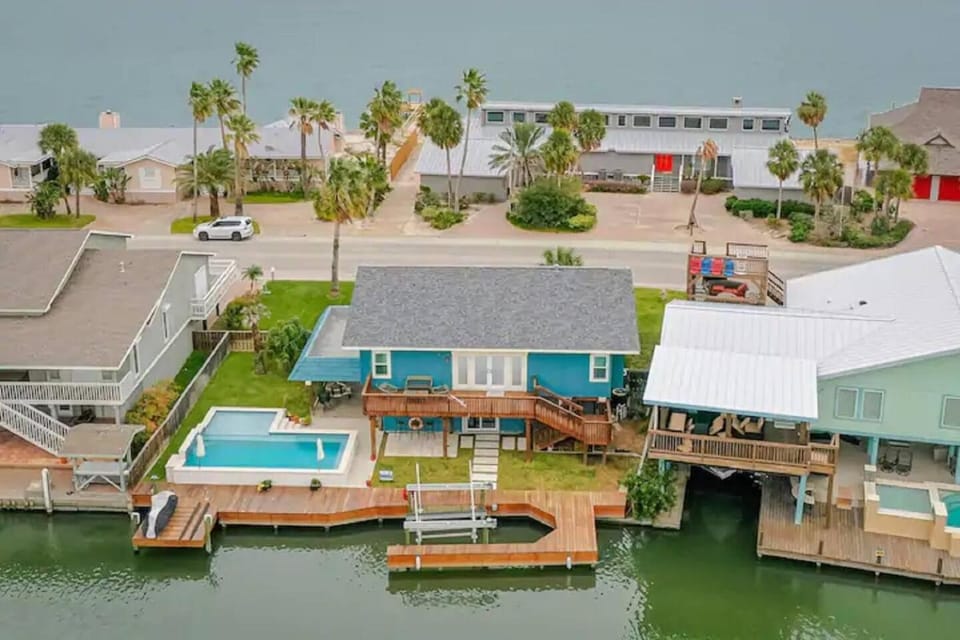 Blue Breeze Bayhouse House in Rockport