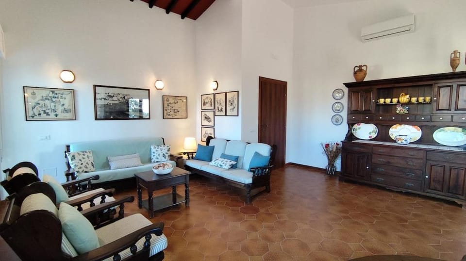 TV and multimedia, Balcony/Terrace, Living room, fireplace, air conditioner