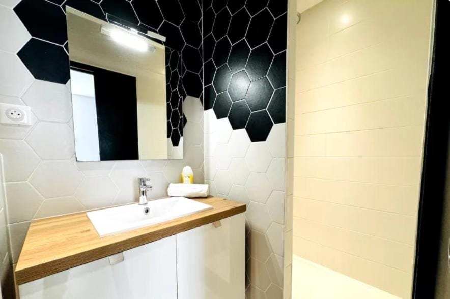 Faidherbe 1 - Studio - Berthelot Apartment in Lyon