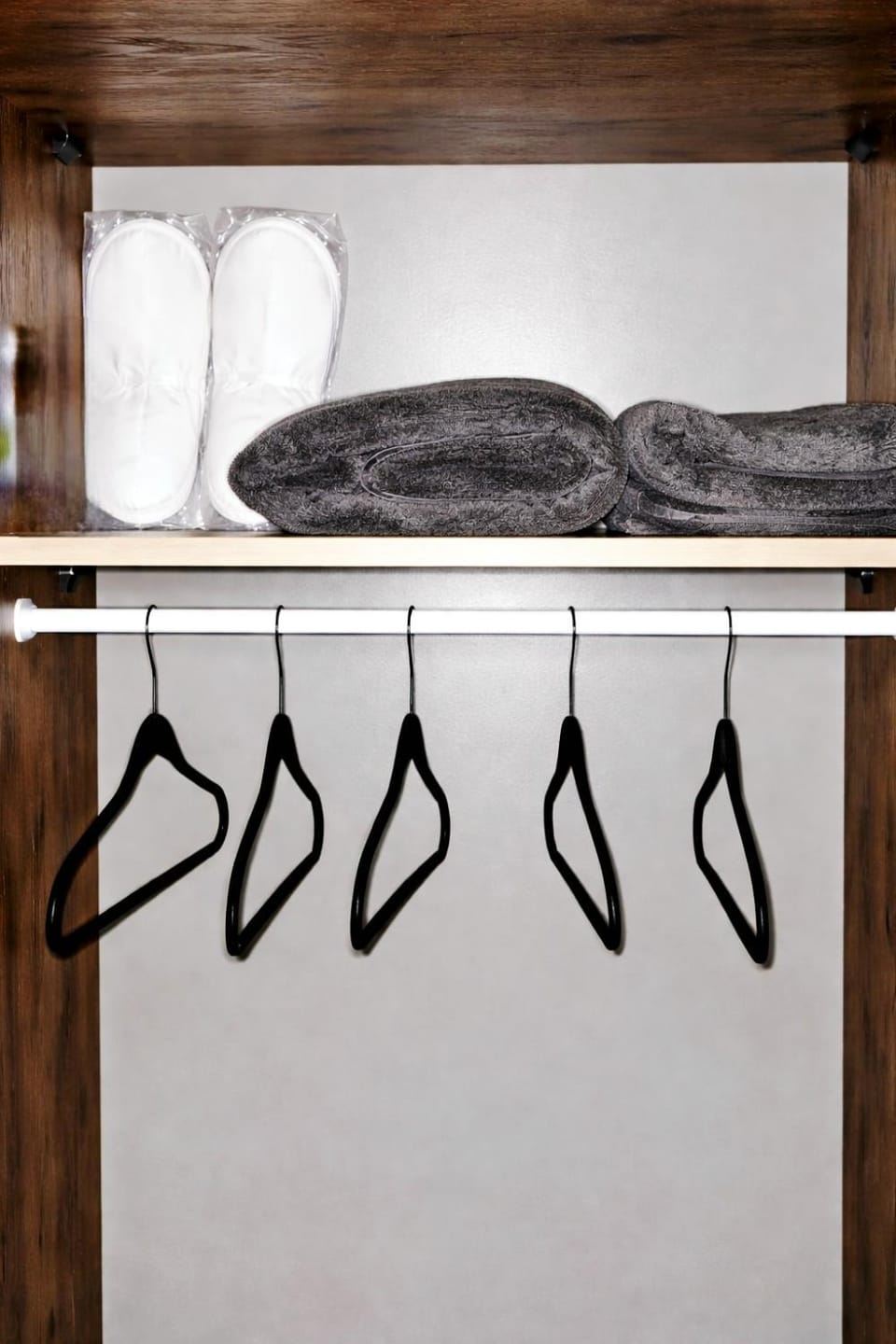 towels, wardrobe