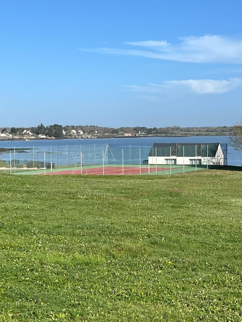 Fetan 2 people magnificent sea view tennis Apartment in Locmariaquer