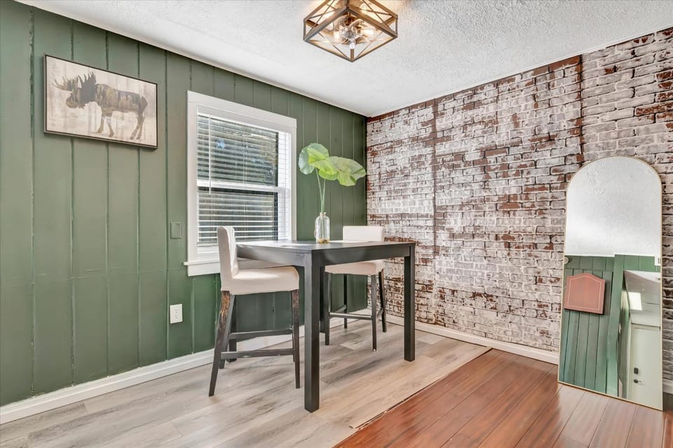 Swann Ave Suite Walk to Bayshore & Hyde Park Apartment in Tampa