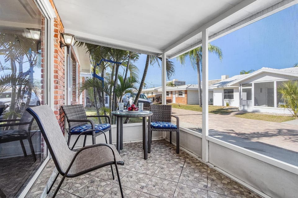 Sun, Sand, and Relaxation! - Aloha Kai #43 - Roelens House in Siesta Beach