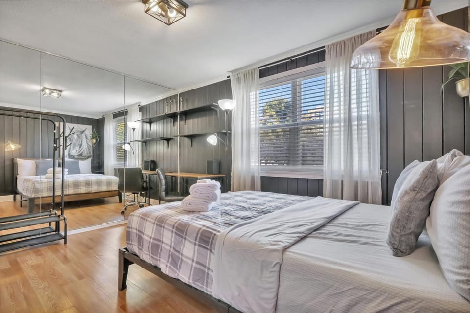 Swann Ave 2B Sleeps 6 Walk 2 Bayshore & Hyde Park Apartment in Tampa
