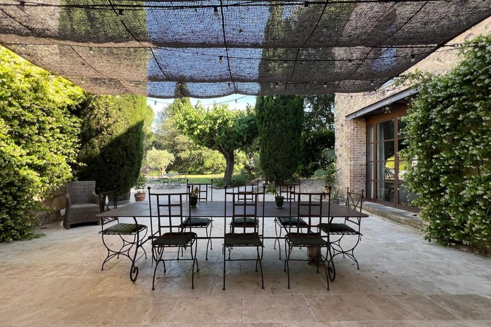 Family Home 7 Bedrooms 6 Bathrooms Eygalières House in Provence-Alpes-Côte d'Azur