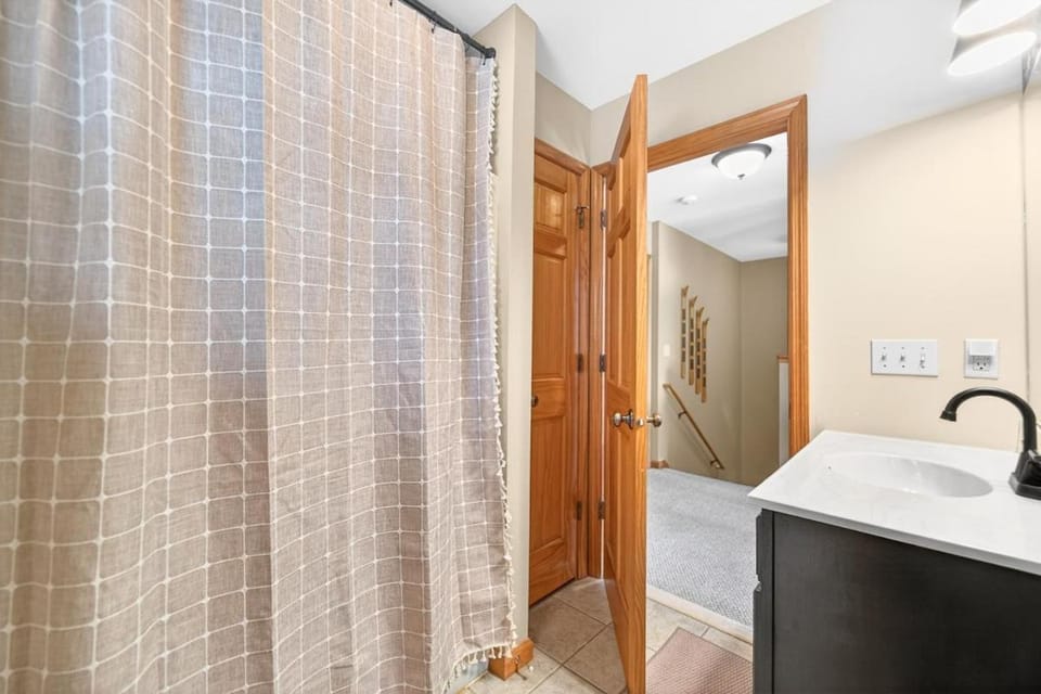 Updated in 2026 Barrel Sauna Hot Tub GameRoom Chalet in McHenry