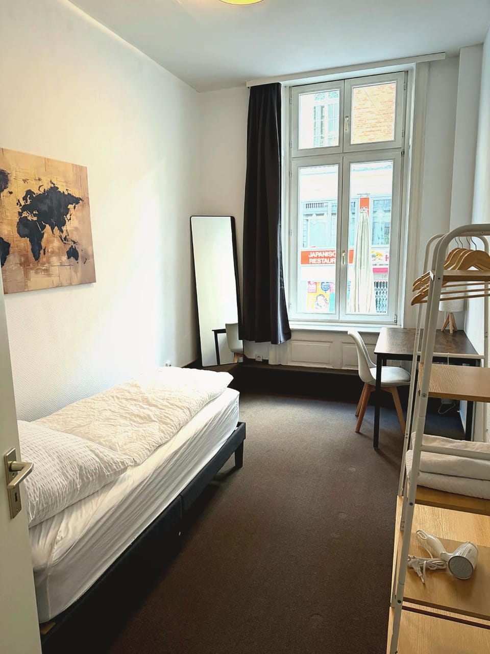 Bed, Photo of the whole room, Seating area, Bedroom